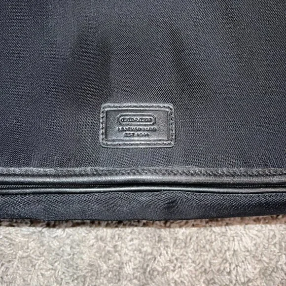 Coach Men’s Black Nylon Computer Laptop Messenger Cross Body Bag H1R-5115